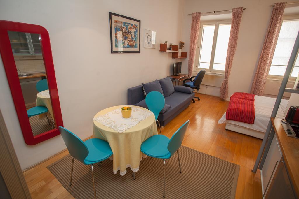 Apartments Lina - Center With Free Parking! Zagreb Rom bilde